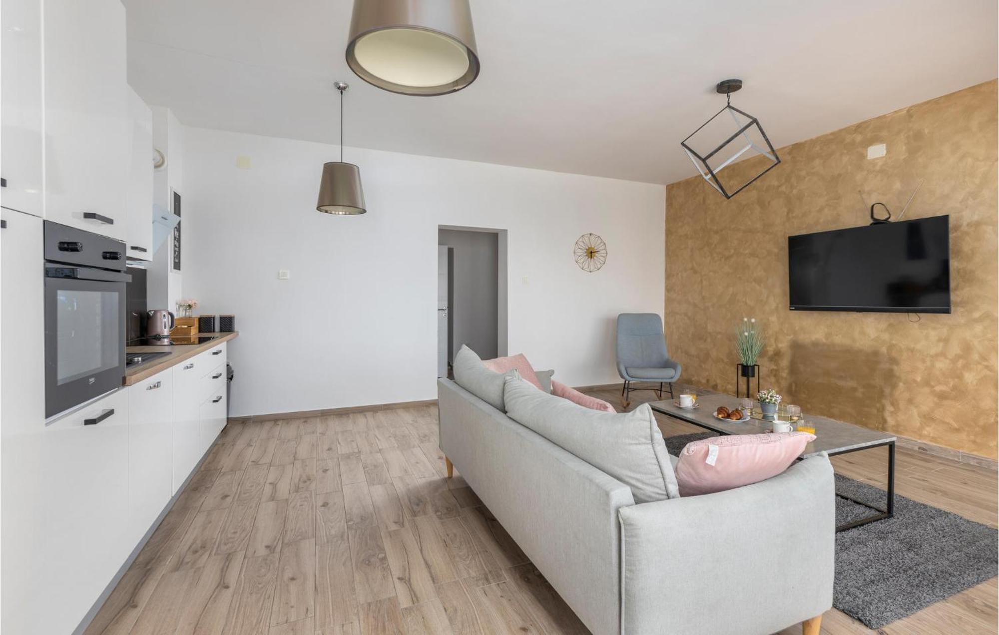 Amazing Apartment In Rijeka With Wifi Eksteriør billede