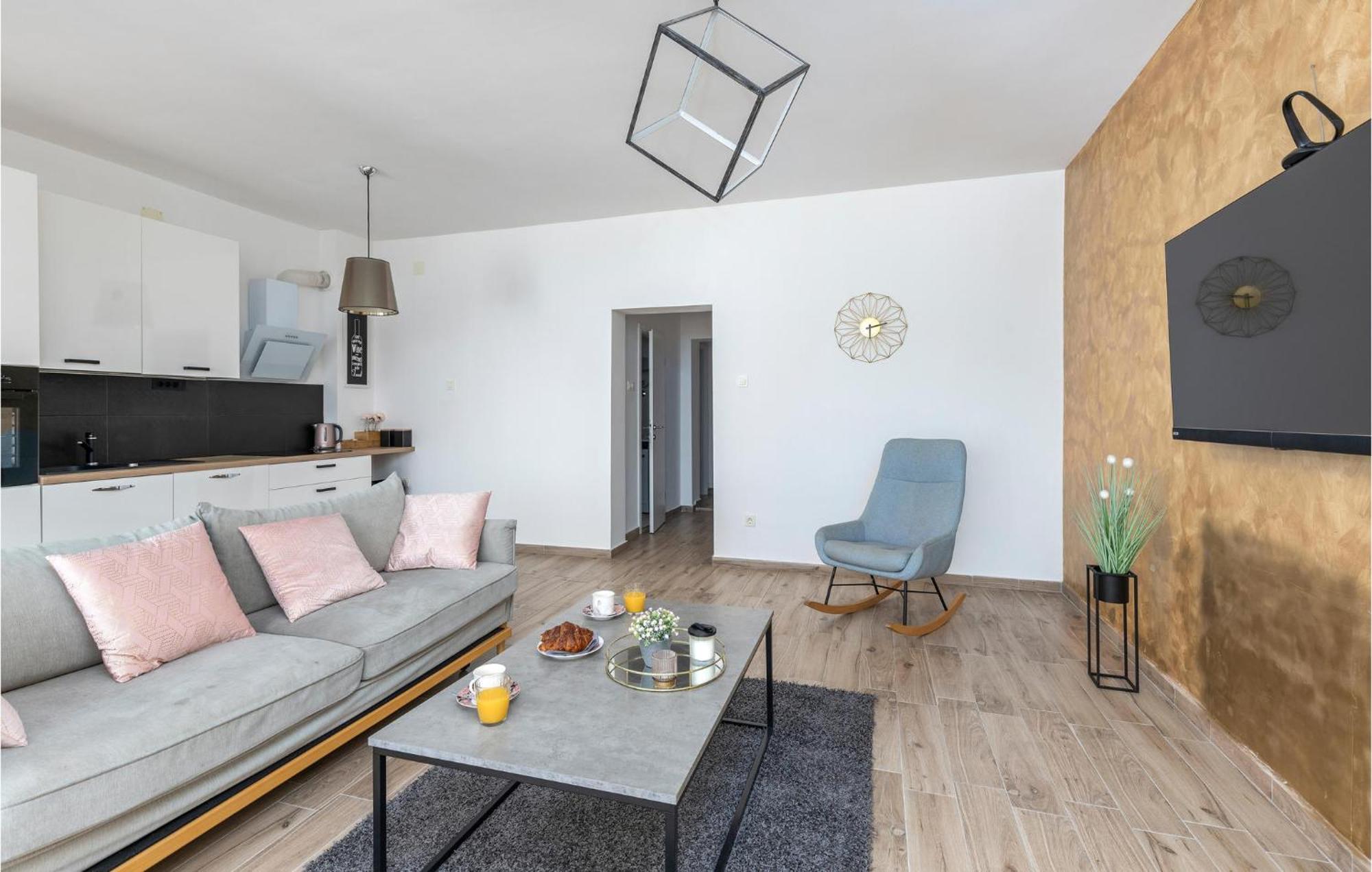 Amazing Apartment In Rijeka With Wifi Eksteriør billede